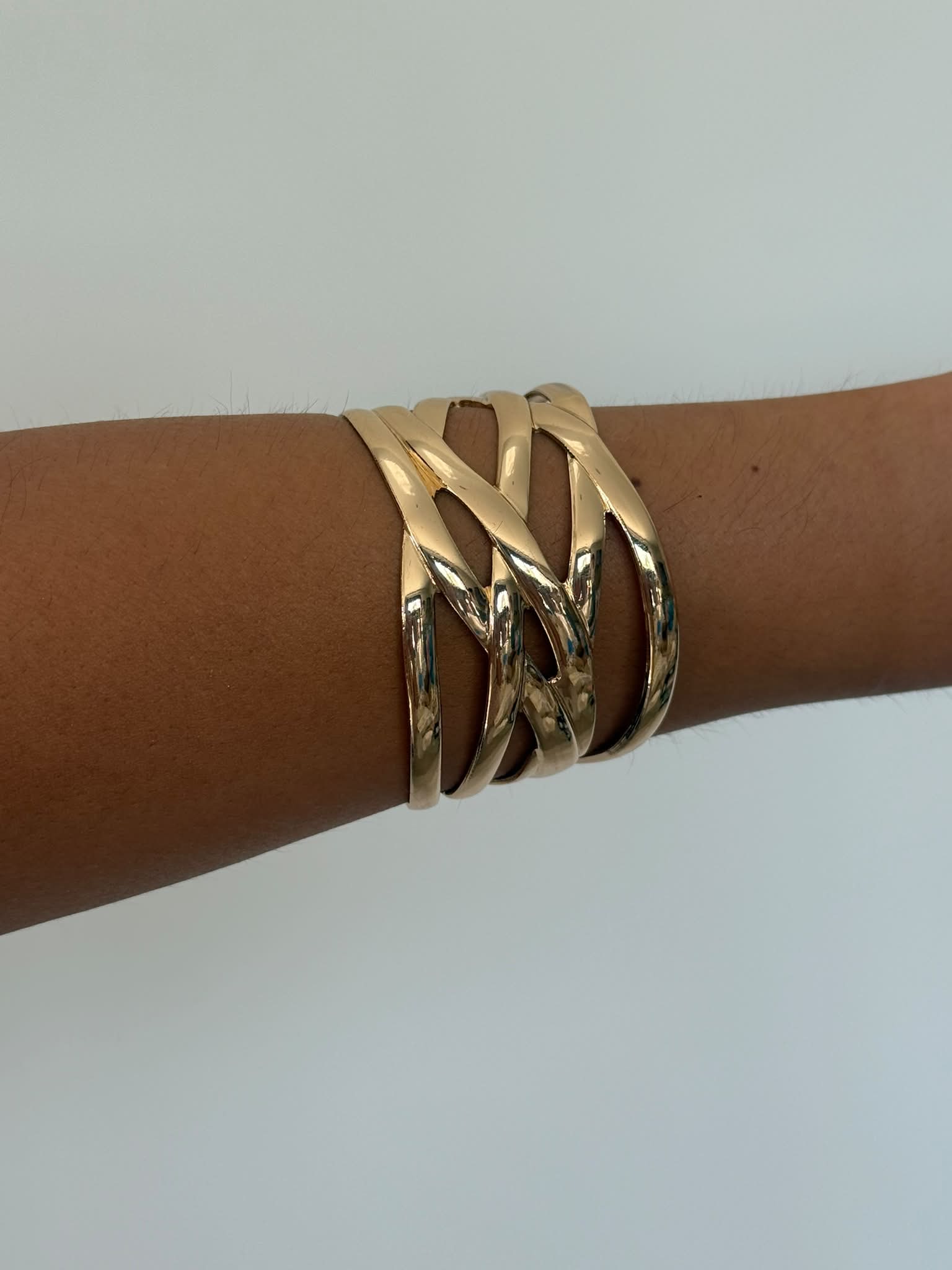 Brazalete cruzado
